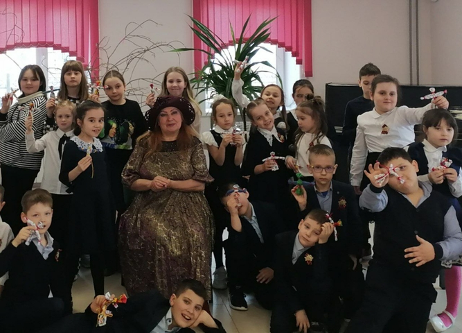 В «Кванториуме Сибирь» усольские школьники встретились с художником-кукольником Ириной Быргазовой