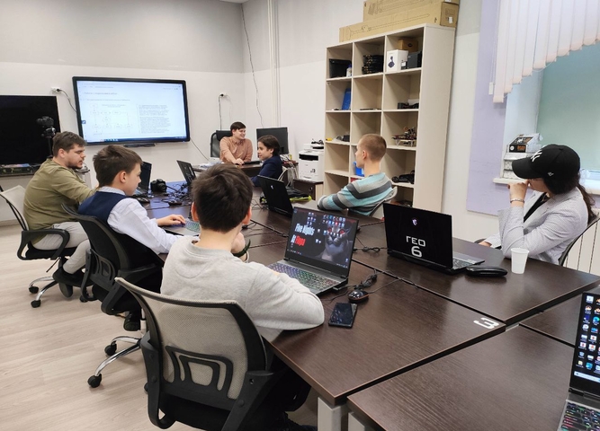 Преподаватель геоинформатики СПбГУ провел занятия в детском технопарке «Кванториум Байкал»