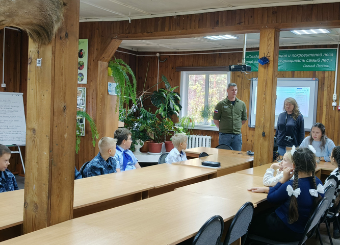 В «Большелугском Эко-Центре» состоялась просветительская встреча для ребят из школьного лесничества «Море тайги»